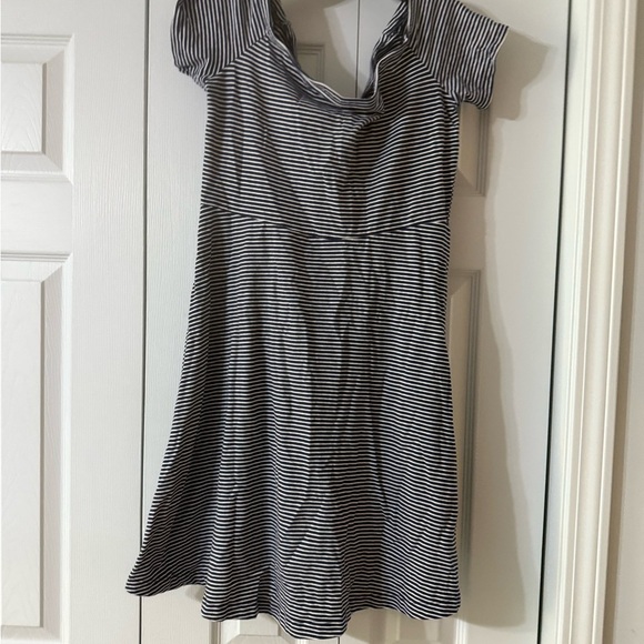 Old Navy Dresses & Skirts - Old Navy Gray Cowl Neck Flutter Sleeve Sundress